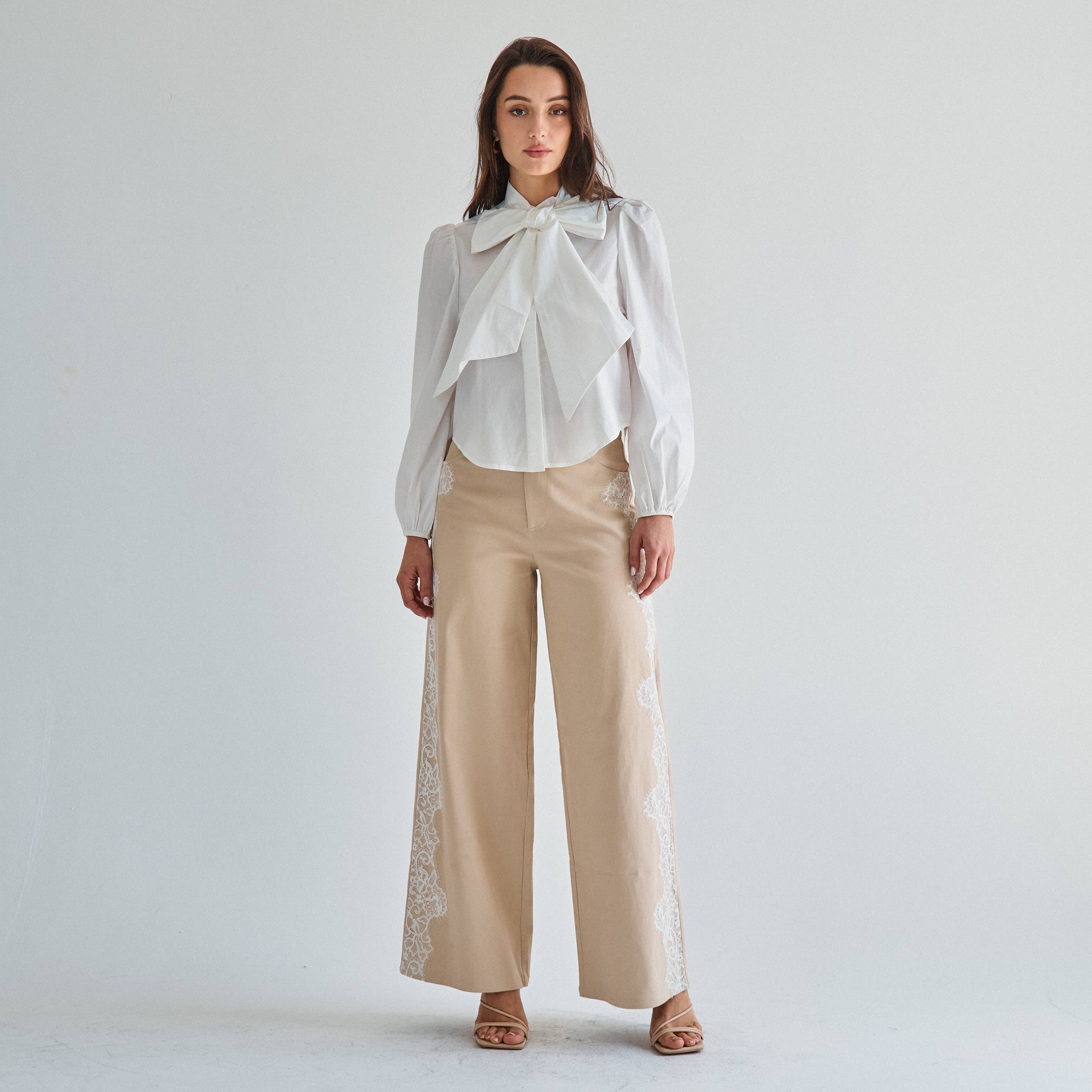 AT3430 Tie neck blouse