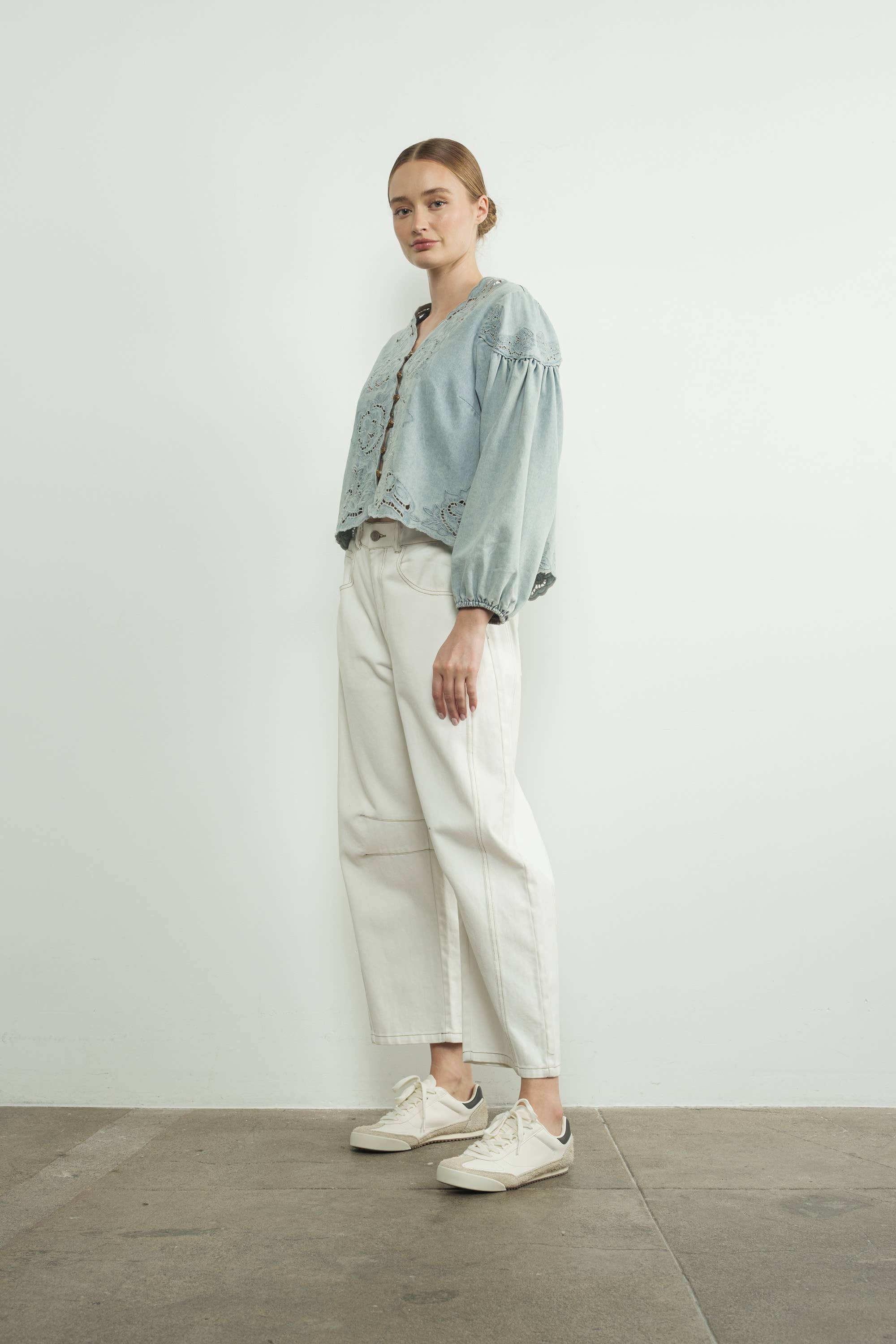 DENIM EMBROIDERY VOLUME SLEEVE BLOUSE TOP