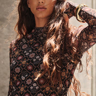 Floral Mesh Mock-Neck Raglan Thumbhole Fitted Top