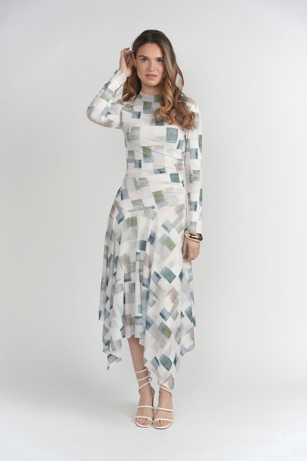 Side ruched asymmetrical waist mesh dress