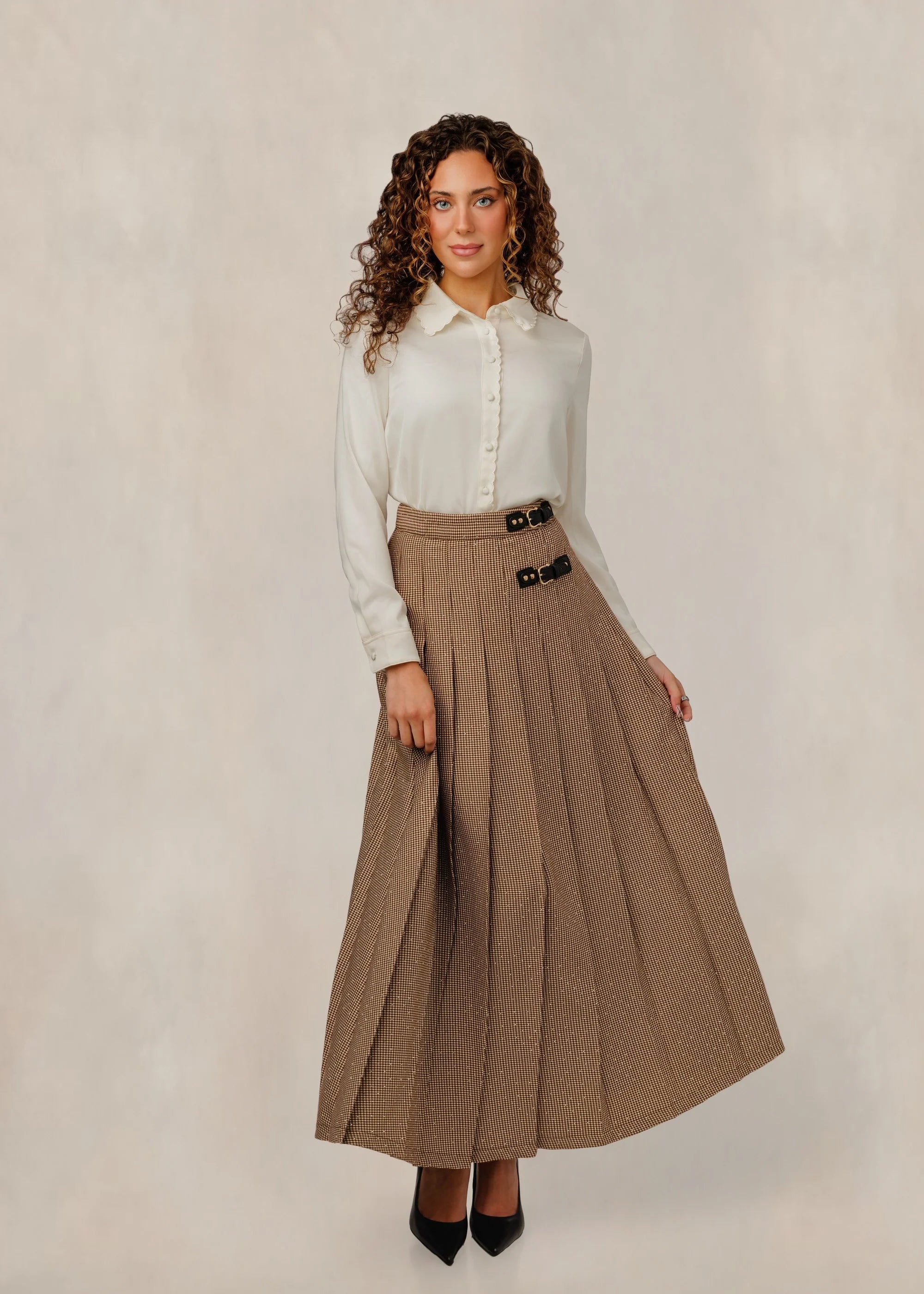 Brown plaid skirt with belts