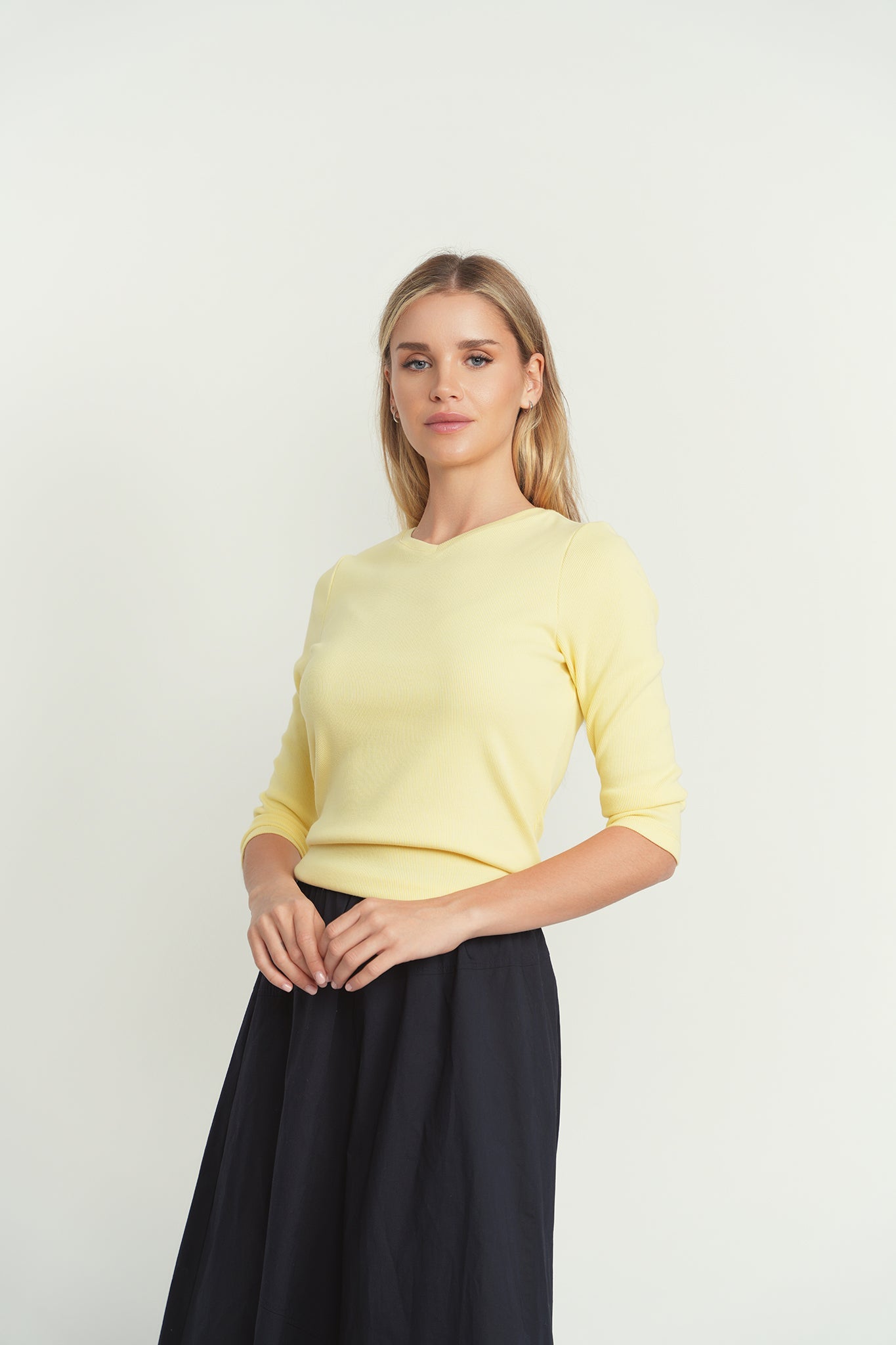 3/4 Sleeve V-neck-Point