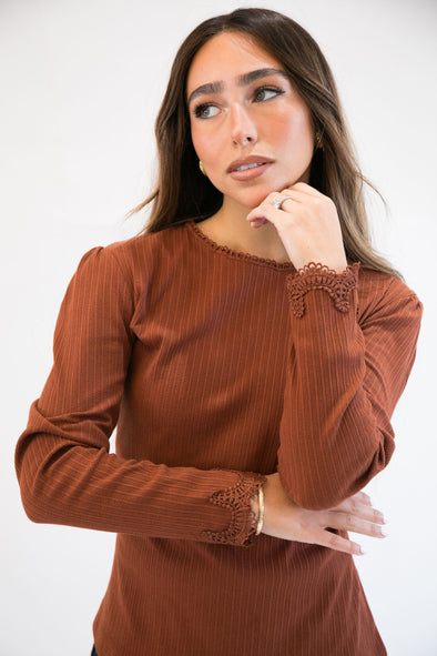 The Esti Top-Modestee