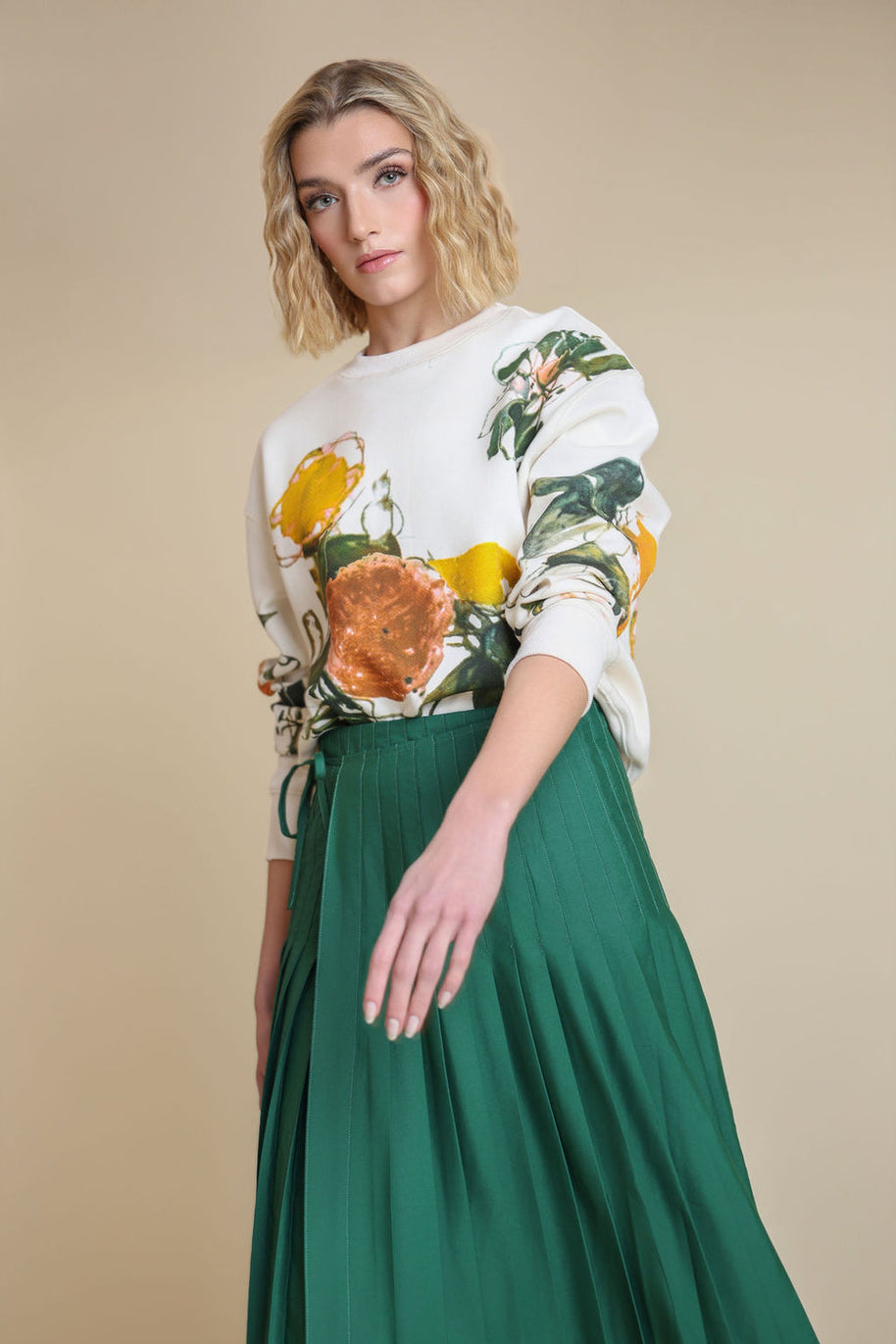 Bold Floral Sweatshirt-Junee