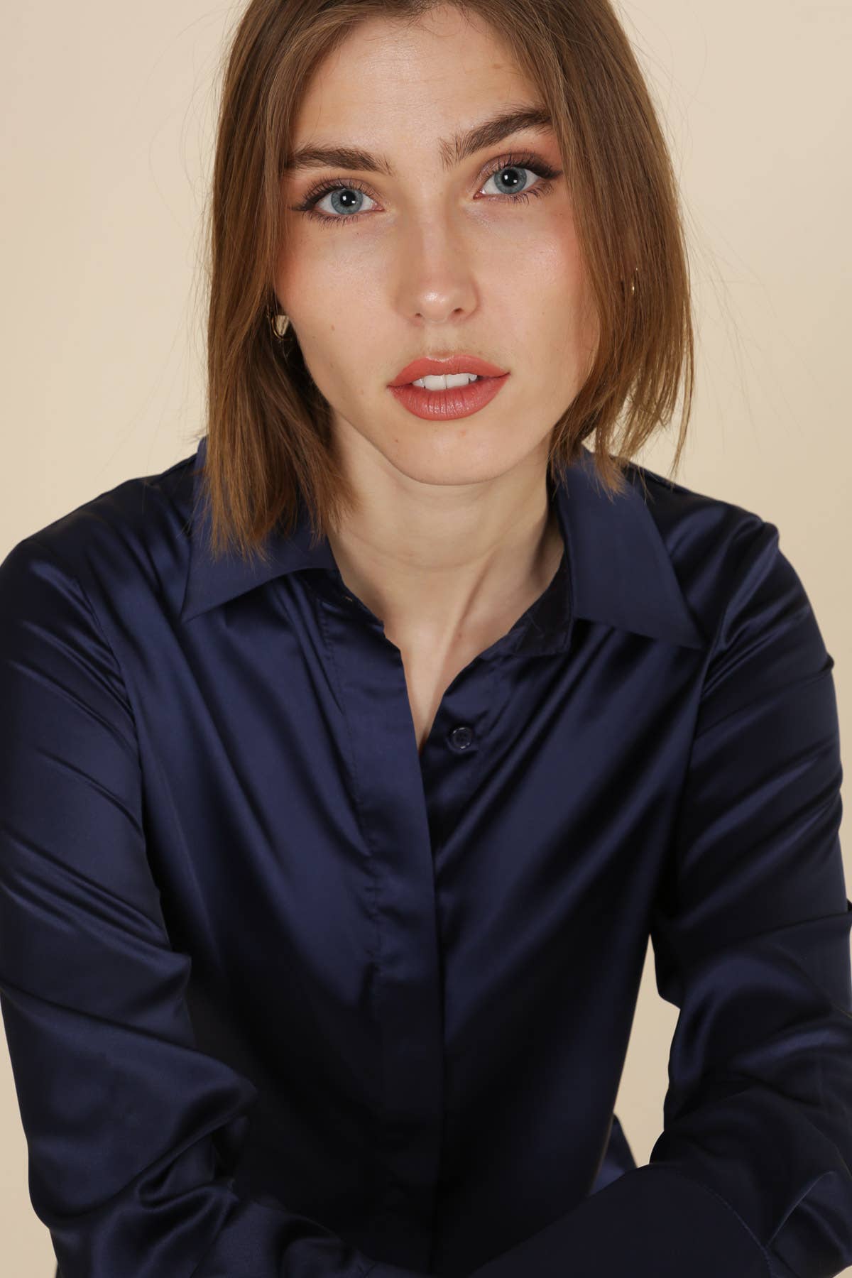 Léa satin shirt (S-M-L-XL) FW26 - CK08091: Black / 1S-1M-1L-1XL