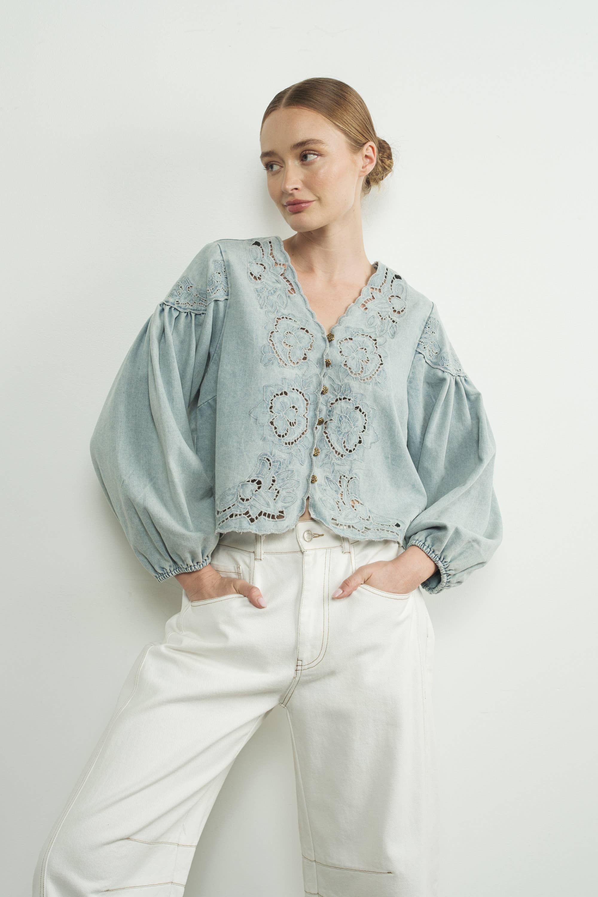 DENIM EMBROIDERY VOLUME SLEEVE BLOUSE TOP