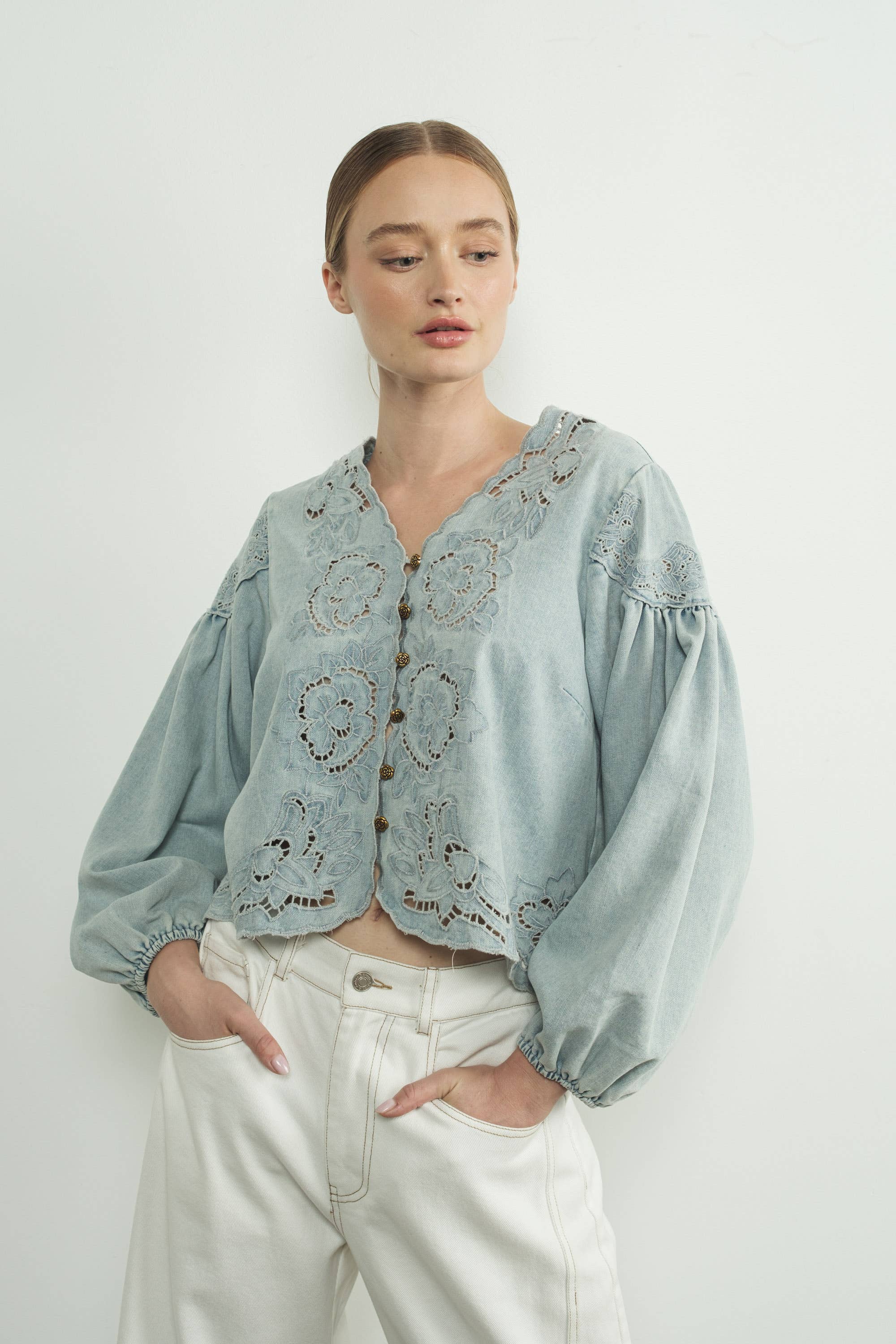 DENIM EMBROIDERY VOLUME SLEEVE BLOUSE TOP