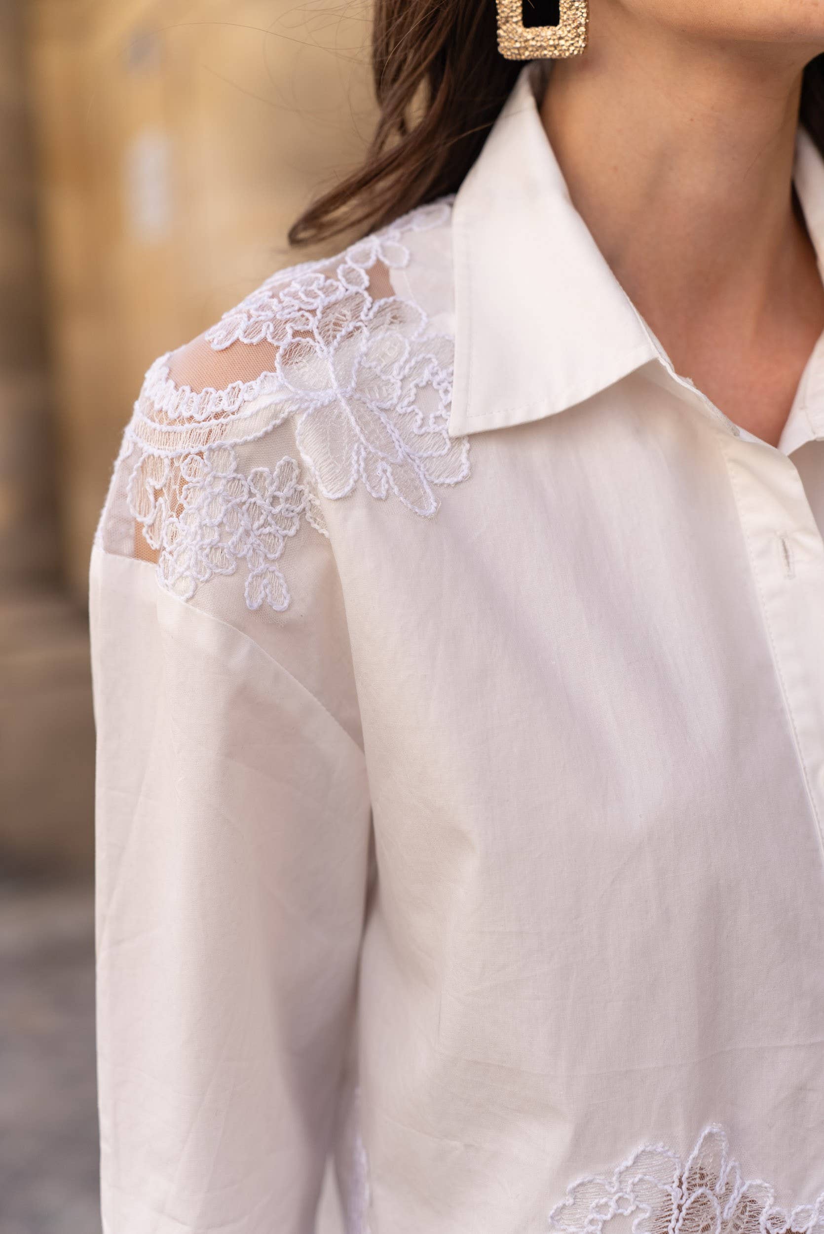 Cotton shirt with lace inserts